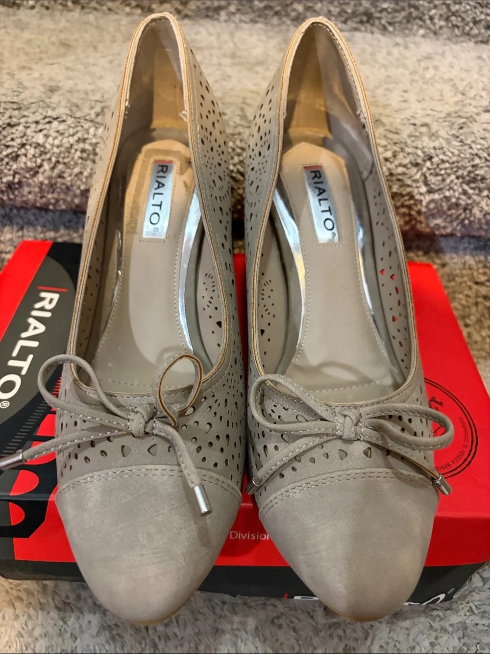 Rialto perforated taupe